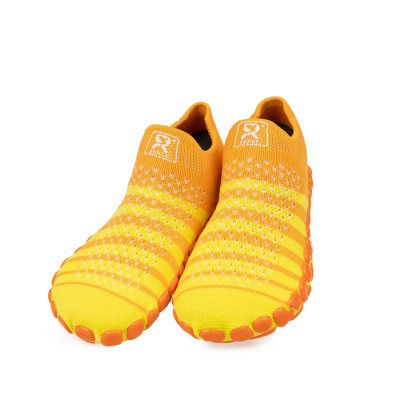 Juniorské ponožkoboty - měkké, teplé a bezpečné pro chůzi